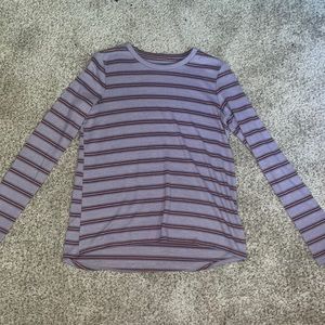 purple american eagle shirt